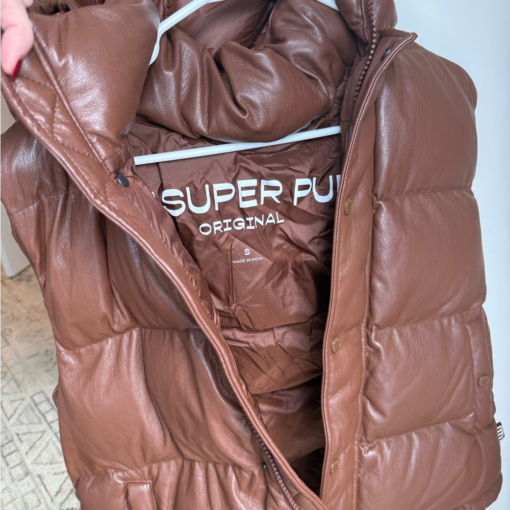 Aritzia Super Puff Original Vest - Picture 1 of 4